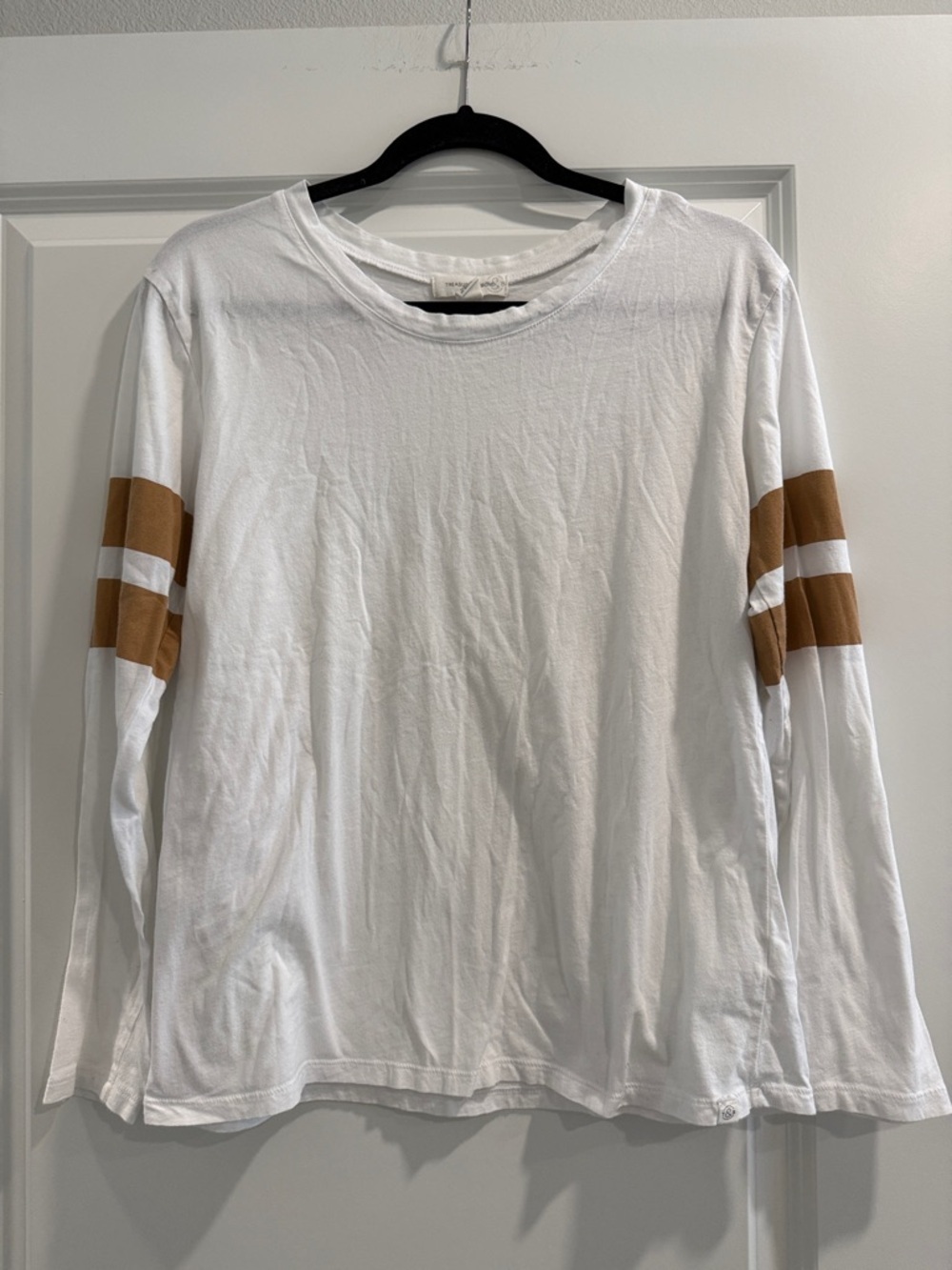 Treasure & Bond White Long-Sleeve Tee with Tan Sleeve Stripes sz s